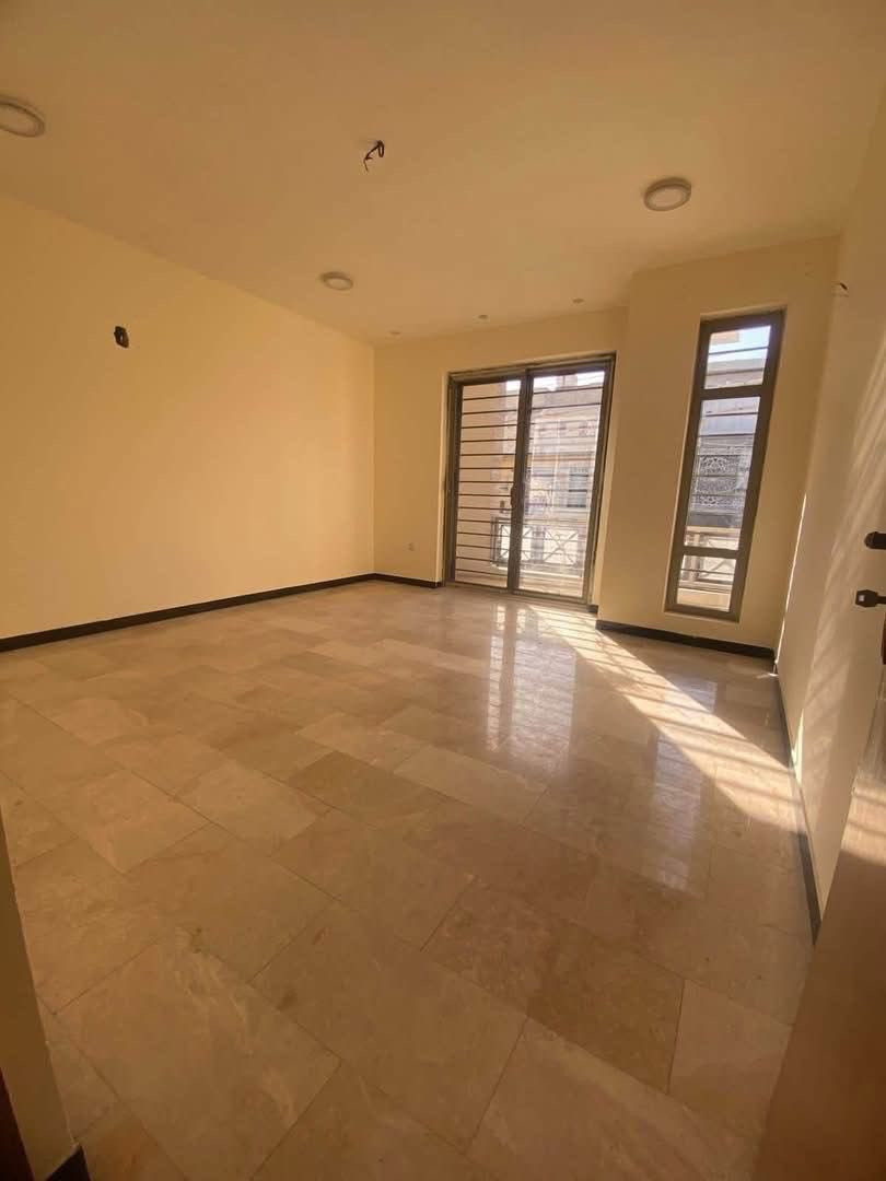 للإيجار في السيدية
بيت سكني مساحة 100م
الواجهة 5م – النزال 20م

🔹 يتكون من:
🏠 4 غرف نوم
🏠 صالة
🏠 مطبخ
🏠 خدمات

💰 بدل الإيجار: مليون وربع قفل

📍 الموقع: السيدية – مربع المثلث الذهبي

————————————

📞 للاستفسار:
***********

𓆪 مكتب حلم عقاري 𓆩
