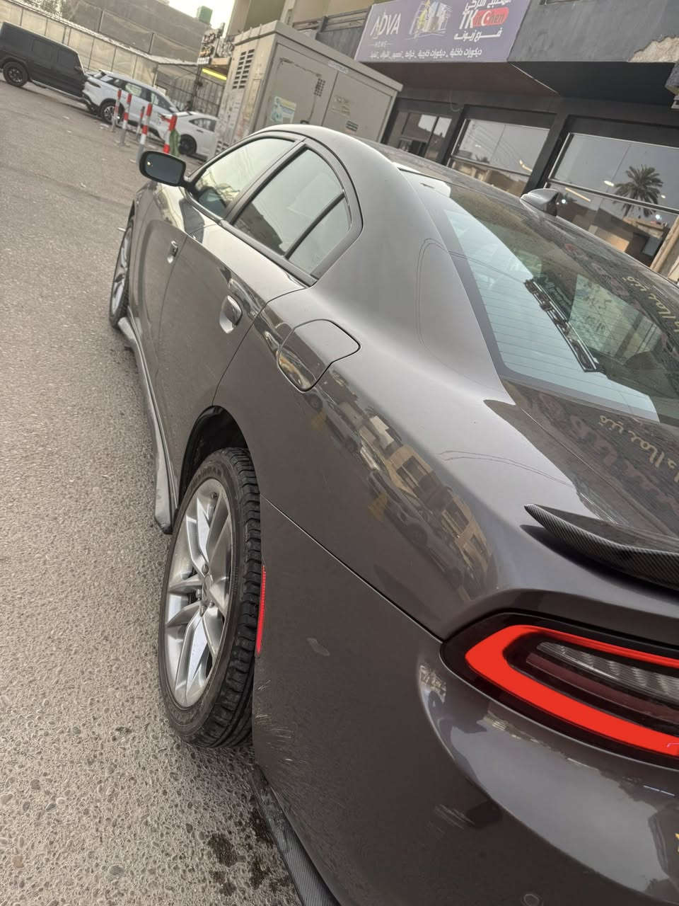 سلام عليكم جارجر للبيع sxt سياره فول موصفات عده الفتحه كشنات كهرباء +تدفئه وتبريد خزن ميموري تخم تاير جديد ماشيه 40km سياره امريكيه كلين تايتل  مكفوله كفاله عامه من البارد ول صبغ سياره حلوه وجديده مكانه بغداد للتواصل ***********
