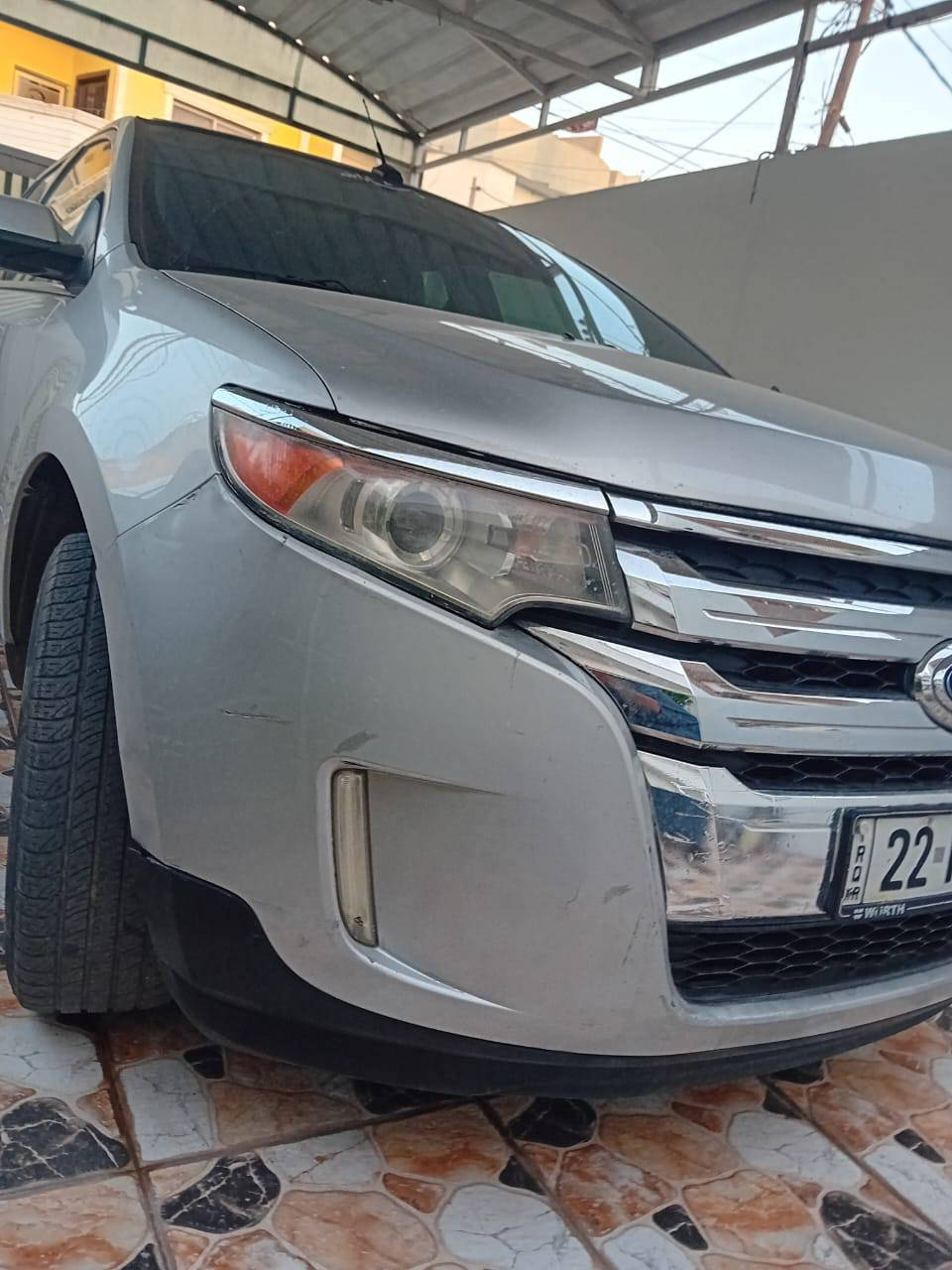 فورد ايدج ليميتيد  2013 فول الفول مواصفات واحد على واحد بانوراما ردارات وشاشة وكامرة وكشنات جلد وكهرباء..
بدون ضربة فقط مرشوش البونيت 
والجاملغات الخلفية نتيجة الجلح بدون ضربة ..والايرباكات سليمة مامفتوحة.
المحرك ستة سلندر 3500 بدون صرف ولا بخار ولاصوت والكير فاخروالتبريد لمس مركزي قطعتين امامي وخلفي والتدفئةبشرط والكهربائيات السيارة تعمل بنظامين غاز ايطالي 80 ليتر  خير من الله وبنزين على البلاد ماملعوب بيها
والسنوية مجددة لل28  . مكاني كركوك السعر 133 ورقة للاستفسارالاتصال *********** كركوك, العراق
