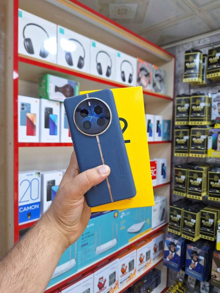 للبيع او مراوس 
ريلمي 12 برو بلاس ذاكره 512 رام 12 +12
جهاز نضيف مامفتوح
  غراضه كامله اصليه مع ضمان شرط الفحص 
 سعره 275 شاحنه 67 واط ضمان شركه الوان
رقم الهاتف *********** كربلاء خطين أورام كربلاء, العراق
