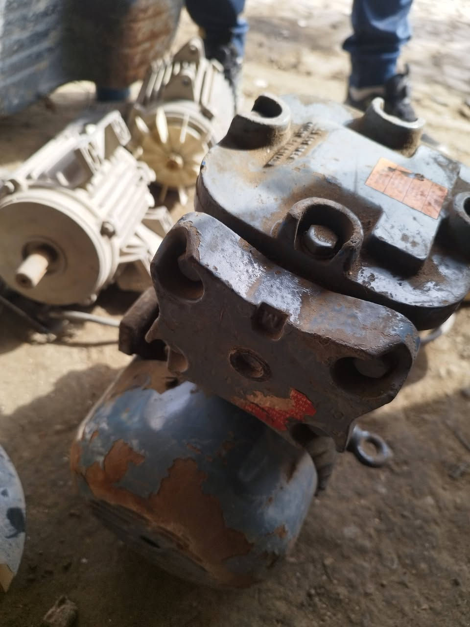 ماطورات عدد 8.  كلهن شغالات امريكي 

***********
