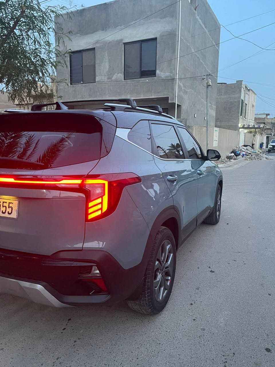 السلام عليكم 
كيا سلتوس ...Kia Seltos
موديل 2024
لون مميز 
رقم بغداد مميز 
توكلر لونين 
محرك 2000
حادثها بنيد وجاملغ صفحة اليمنه بدون شاصي ايرباك فقط ستيرن 
تحكمات+ رادار امامي خلفي +بصمه 
انارة داخلية LED متغير 
لايتات زنون 
(السعر 168$)
العنوان كراده كم سارة 
للاستفسار اتصال
‏‪0770 896 9790‬‏
 ومتوفر وات ساب 
غير متواجد ع الفيس 
#سلتوس
