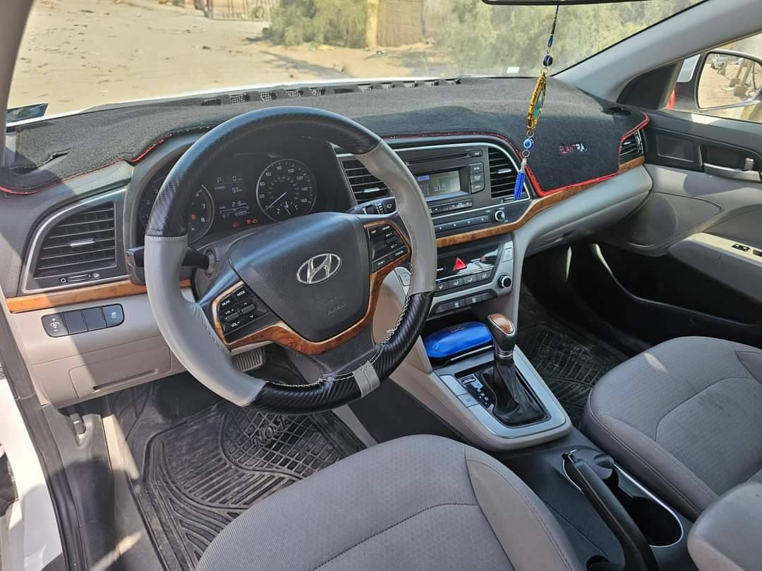 الانترا وارد امريكي كلين تايتل فقط تكشير  لون ابيض صدفي باسمي الرقم انكليزي سنوية لسنة ٢٠٢٩ محرك ٢٠٠٠ دوش تبريد ثلج السعر ١٣٥$ وبيه مجال للتواصل الاتصال على الرقم ***********
