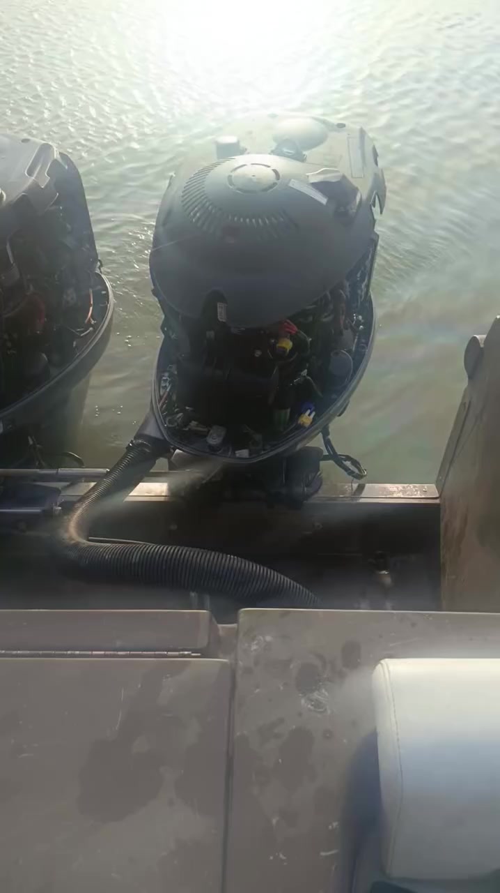 الزورق رقم /. 2. /    تم سيرفز  المحركات نوع ياماها  حجم 100hp هشام السلمان لتصليح وتجهيز كافة الزوارق***********
