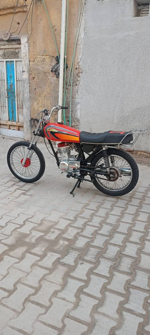 دراجه ايراني الدراجه توه معمره مكينه توني شاده الدراجه كلشي بيه جديد الدراجه كلك مكفوله المكان بصره تنومه السعر 550الشراي يجي خاص ***********
