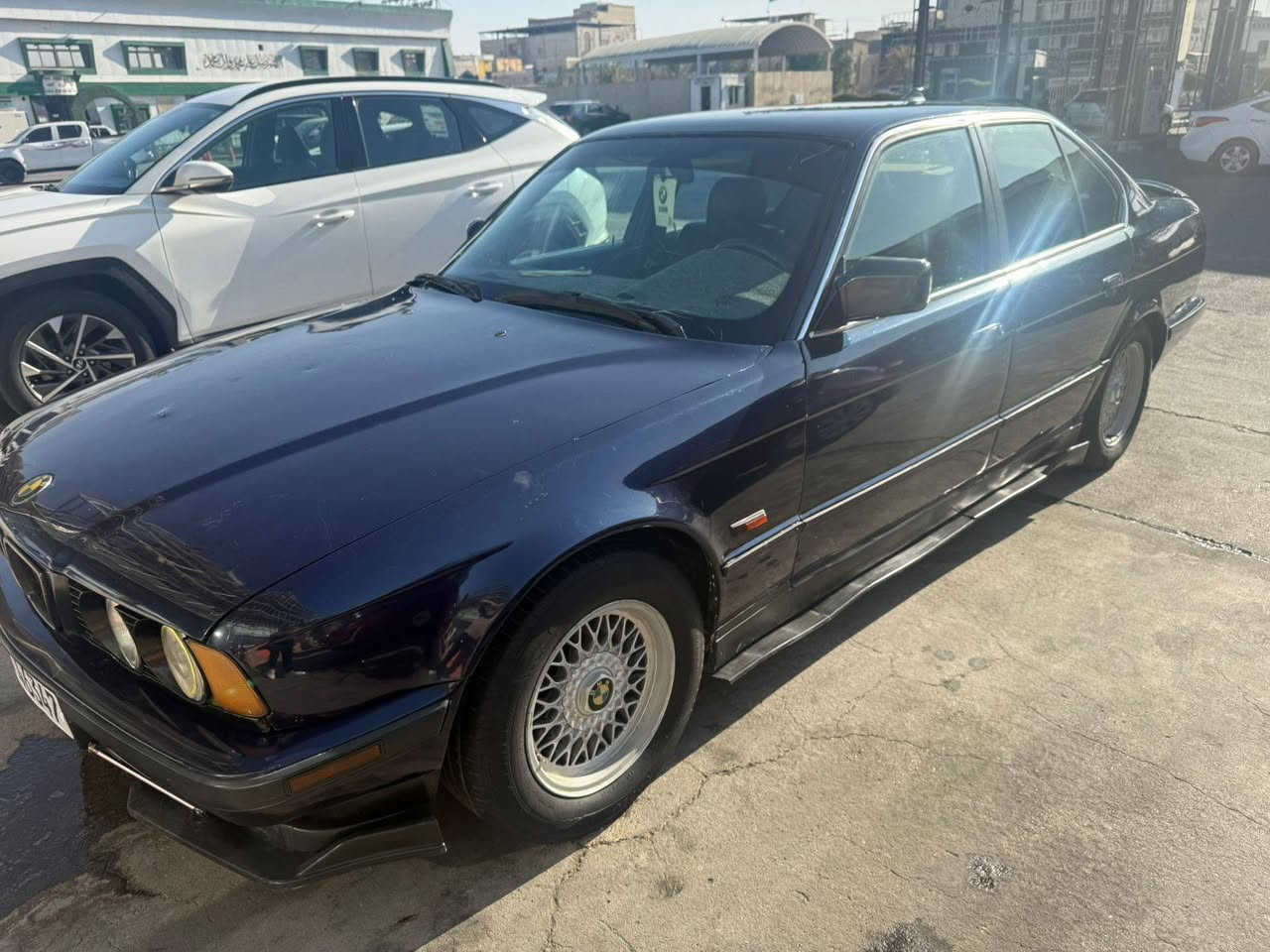 السلام عليكم
للبيع بي ام دبليو 535
موديل 1992
السيارة خير من الله
گير محرك تخم تاير دواخل ان شاء الله كله جديد
رقم بغداد بأسمي
سنويه لل2030
شرط التحويل
السعر 47 وبيها مجال 
مكاني بصره ابي الخصيب
***********
