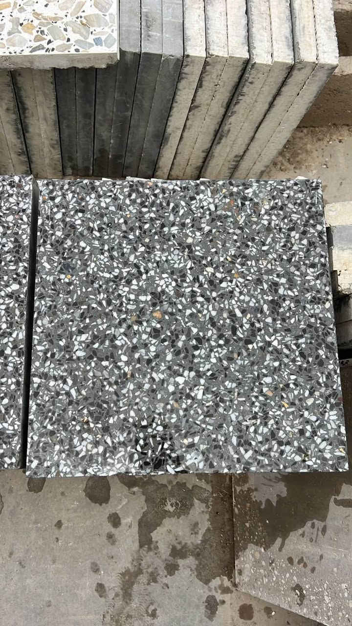 الى زبائن معمل كاشي البساط الاخضر يتوفر لدينا كاشي 40*40 رنك سمنت مخصص للكراجات والطرامي والمحلات التجاريه يمتاز في القوه وعدم تغير الون ومقاوم للماء واشعه الشمس . 

العنوان /المحامده البوذياب خلف جسر البعلوان 
الاستفسار اكثر /***********   ***********
