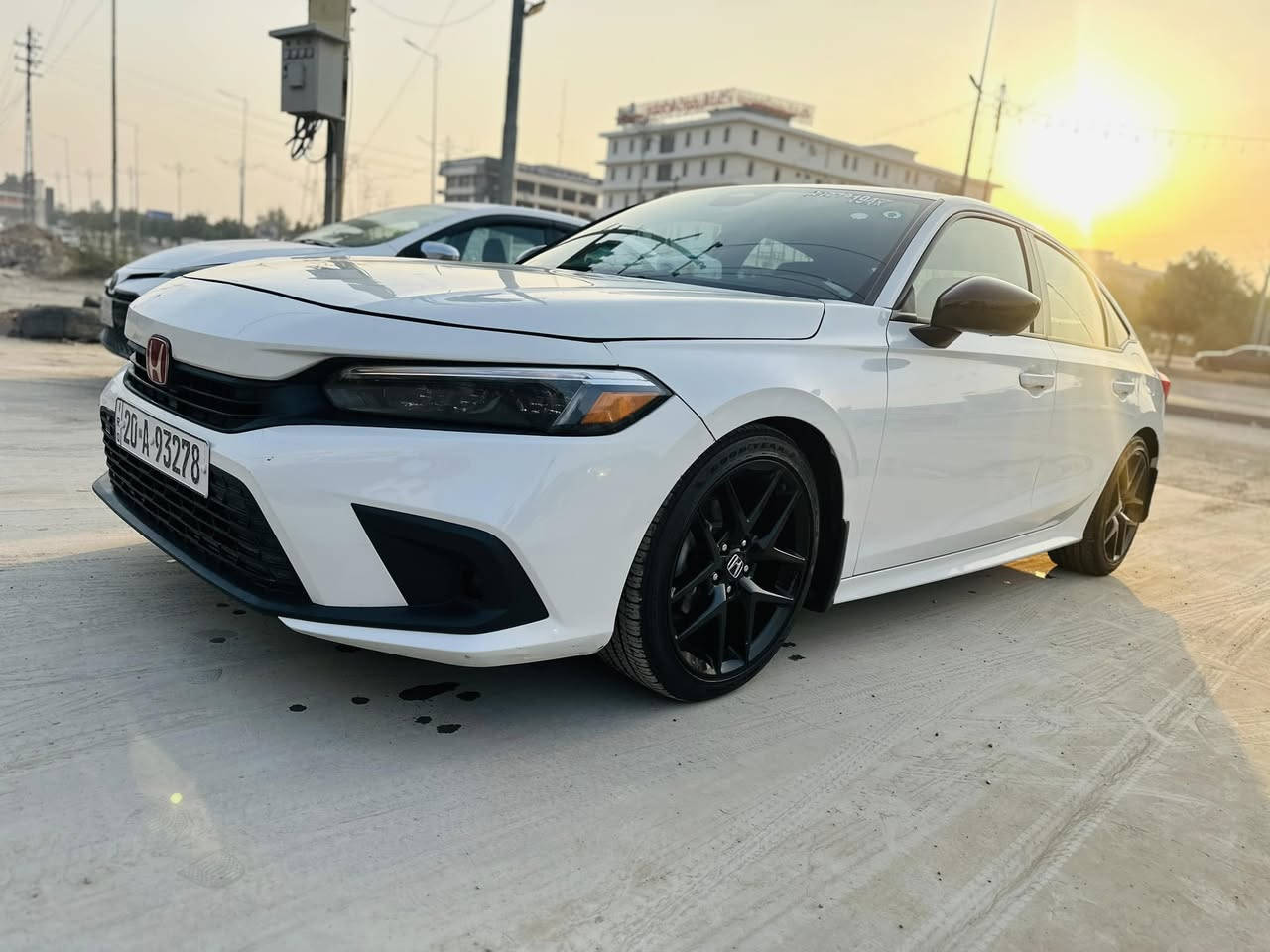 للبيع – هوندا سفيك سبورت 2024 

📍 الوارد: أمريكي
🪪 الرقم: معوقين – ديالى
🎨 اللون: صدفي (لؤلؤي يلمع على الأرض)

🔹 المحرك:

4 سلندر
 2.0L i-VTEC
قوي + اقتصادي بالبنزين

🔹 القير:
أوتوماتيك CVT
وضعية Sport للأداء الرياضي

🔹 الأمان (Honda Sensing):
نظام مانع الانزلاق VSA
ABS مانع انغلاق الفرامل
 Traction Control
 Airbags أمامية وجانبية وستائر
نظام الثبات الإلكتروني
نظام مراقبة ضغط الإطارات

🔹 الموصفات:
شاشة وسطية كبيرة تعمل باللمس
 Apple CarPlay & Android Auto
كاميرا خلفية متعددة الزوايا
مثبت سرعة
تحكم من الستيرنغ
تشغيل ذكي
شاشة معلومات رقمية
مكيف قوي جداً
USB / Bluetooth

ويلات سبورت أصلية
إضاءة LED أمامية وخلفية
تصميم رياضي أنيق
مرايا جانبية كهرباء

🔹 الداخلية:

مقاعد سبورت قماش
ديكور أسود رياضي
نظافة عالية

ملاحظات الشغل (بكل أمانة ووضوح):

جنطة مبدلة ونفس اللون
جامر لغ أيمن خلفي مصبوغ نص صبغ
جامر لغ أيمن أمامي مصبوغ
بنيد مبدل ومصبوغ�➡️ الشغل مرتب والسيارة ما تحتاج شي
سونار موجود بصور

✅ السيارة جاهزة للفحص
💰 السعر: قابل للتفاوض للجاد فقط
📞 الاتصال / واتساب:***********
