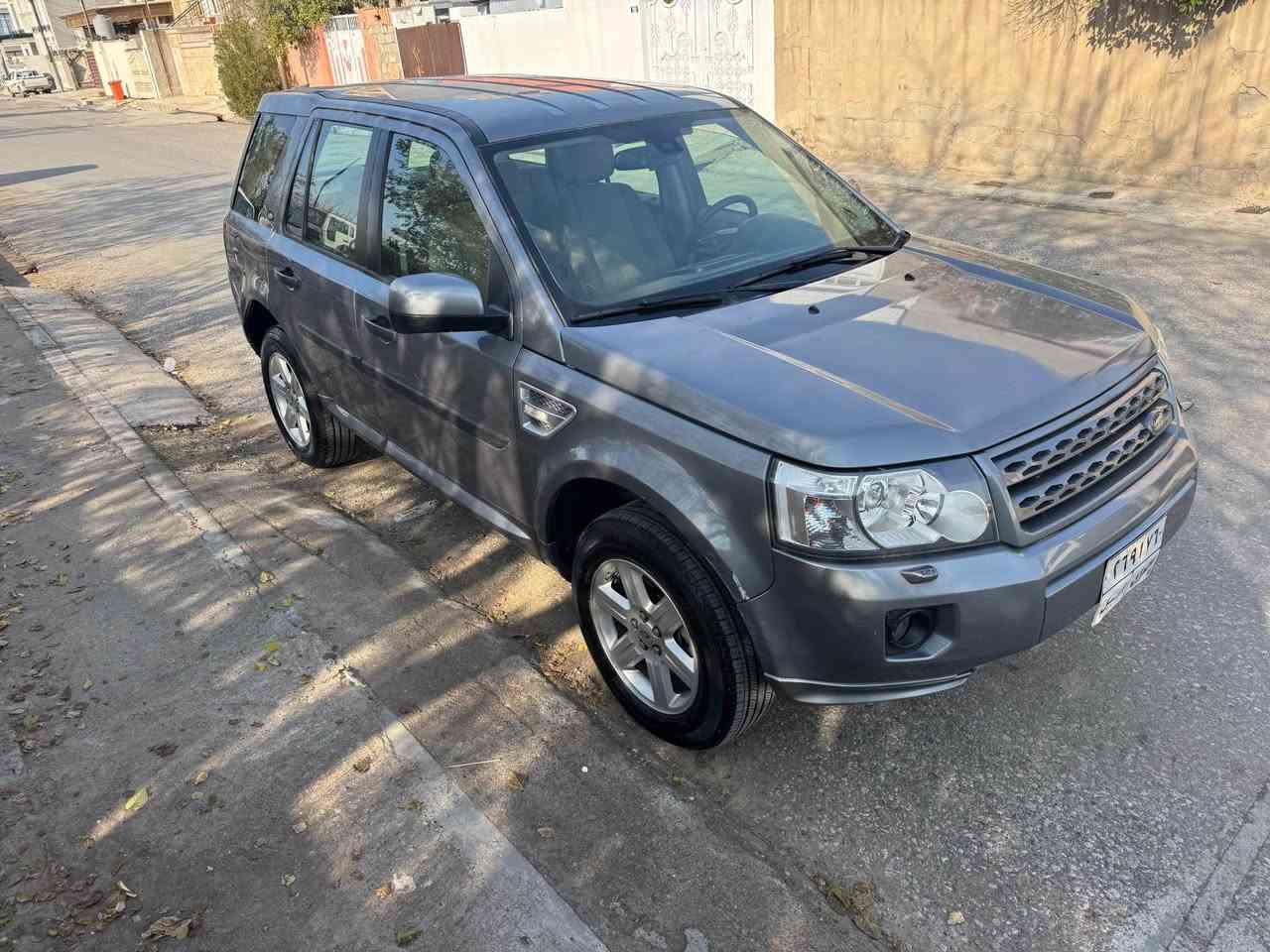 لاند روڤير 
٢٠١٢
خليجى
٩٢ هه زار رويشتوه
٢ سويج 
٢ پاًرچه ى صبوغه بي ژوورى
شوين هه ولير
٦ پستون
*********** أربيل, العراق
