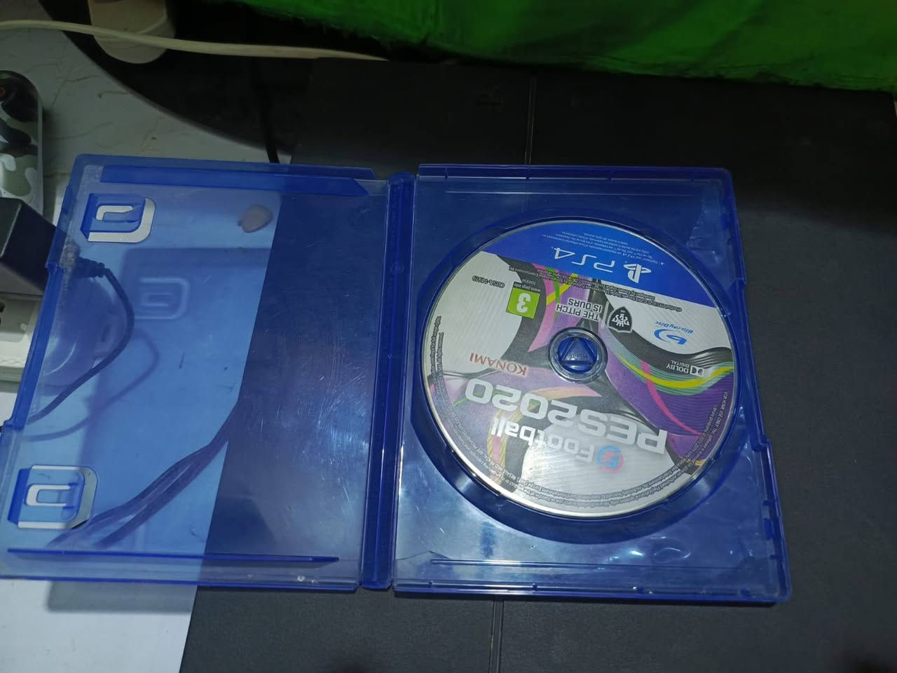 الجهاز: Redmi Pad (النسخة العادية).
المواصفات: ذاكرة 128 جيجا، شاشة 90Hz، معالج Helio G99 (أداء قوي بالألعاب مثل ببجي).

الحالة العامة: الجهاز شغال 100%، الشاشة نظيفة جداً والظهر هم نظيف.

العيب (للأمانة): الجهاز بيه ضربات (نقر) بسيطة بالحواف، بس ما مأثرة على الشاشة ولا على الأداء نهائياً.

الملاحظات: الجهاز ما مفتوح ولا مصلح نهائياً، وكارتونه الأصلي وياه
.
الإضافة: وياه قرص PES 2020 أصلي للـ PS4 شغال ونظيف.

المكان: كربلاء.
التواصل: خاص


**إذا كنت صاحب هذا الإعلان وتريد حذفه لأي سبب، رجاءا أرسل رسالة إلى الدعم الفني**