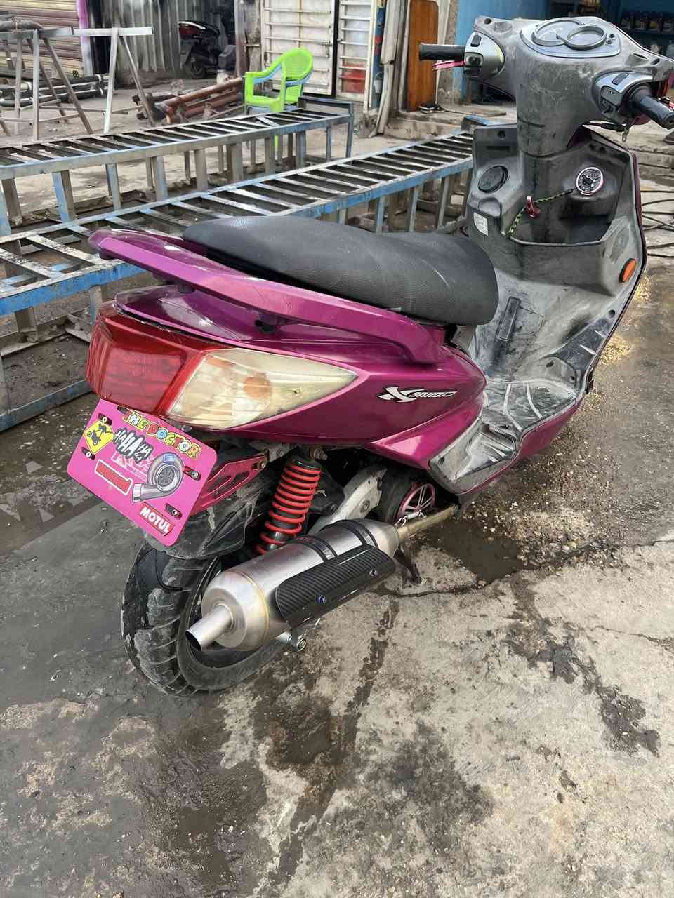 سلام عليكم دراجه سكنس فحل مزوده السعر خاص حي اور الشعب ***********
