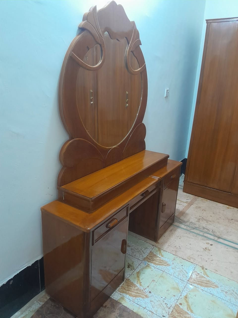 غرفه ام خمسه نجاره اخت الجديده البيع السعر اربعميه وخمسين ألف وبيه مجال الحله ابو غرق حي حسين وتساب او تصال ***********مصطفى النجار
