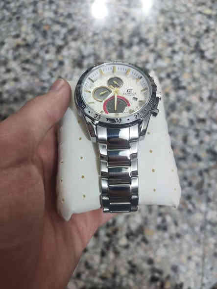 السلام عليكم
ساعة كاسيو ادفايس ياباني الصنع Casio Edifice ، توقيت عالمي هيكل وسوار معدن ستانلس ستيل مقاومة للماء تصل الى 50 متر تصميم انيق وزن ثقيل ساعة مع كارتون ساعة نظيفة سعر 50 بيها مجال تفاصيل اكثر خاص او *********** واتساب فقط مكان رمادي
