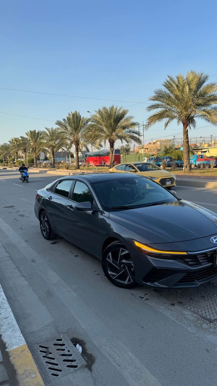 النترا 2025 ماشية 3 الاف ميل فقط دخول جديد 🇰🇷
ضرر موضح بالصور السياره كلها ليبل واحد بدون تبديل بدون صبغ فقط الدعاميه مبدله الباقي كفاله عامه من التبديل والصبغ وكفالة جميع الايرباكات 
الضرر ( تعديل الباب خلف الراكب الجهه اليمنه بارد وجاملغ جهة السايق تعديل بارد )
ماشية 3 الاف ميل ( اخت الزيرو ) 
السياره بدوووووووون رقمممممم تترقم جميع محافظات العراق عدا الاقليم 
 مواصفاتها 
- بصمة تشغيل ابواب وصندوك
- فتحة سقف ( سلايد روف ) 
- محرك 2000 Doch دوش بانزين
 - كاميرا 360 درجه 
- تبريد بيانو لمس 
-تبريد منفصل
- رادارات 360 درجة ( امامي جانبي خلفي ) 
- التحذير عند فتح الباب 
-رجاج ستيرن عند تحذير الرادار الامامي
- تحكم ستيرن 4 جهات 
- دشبول  4 وضعيات متغيره 
- 3 وضعيات قيادة  
- مثبت سرعة ذكي ( التحذير عند مغادرة المسار )
‏- Auto Hold التوقف لفترات قصيرة
- سايد بريك بصمة 
-شاشة بلازمة حجم كبير لمس تدعم نظام الابل كار بلي والاندرويد اوتو و خرائط GPS  
-شحن واير ليس 
-ويل كب ١٧  
-تشغيل عن بعُد 
-اضواء ترحيب عند الاقتراب 
- مازدات لد نهاري + زنون  
-لد خلفي
-نقط عمياء في المري الجانبية
-تدفئة بالكشنات
-لد متغير 7 الوان بالدشبول 
-كير اوتماتيك و S 
-تحديد مسار وقيادة ذاتية
- رادار امامي 
- مانع انزلاق 
- سياره بعد احلى من الصور

السعر 172$ 
-رقم الهاتف ⬇️
***********
 ‭***********‬
مكان السياره : بغداد الرصافه بغداد, العراق
