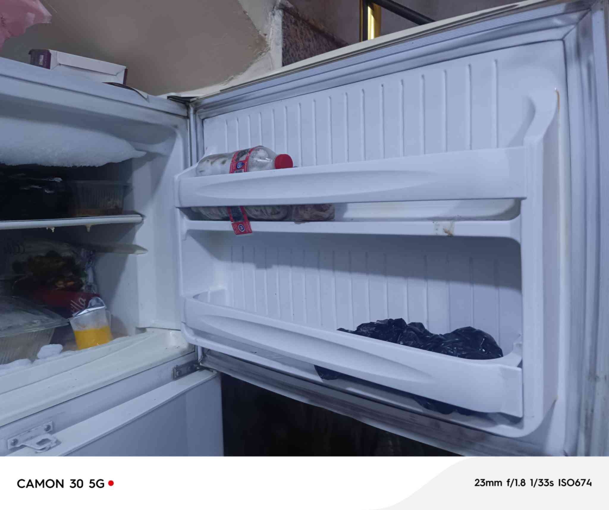 ***********
شراي يراسلني واتس كلش مستعجله ...
غراض بيت اسعار كلش مناسبه ثلاجه سعر ١٠٠ 
ثلاجه كونكور الحجم جبير تبريدهه ثلج 
تخم تركي ٨ مقاعد 
عنوان بغداد زعفرانيه
