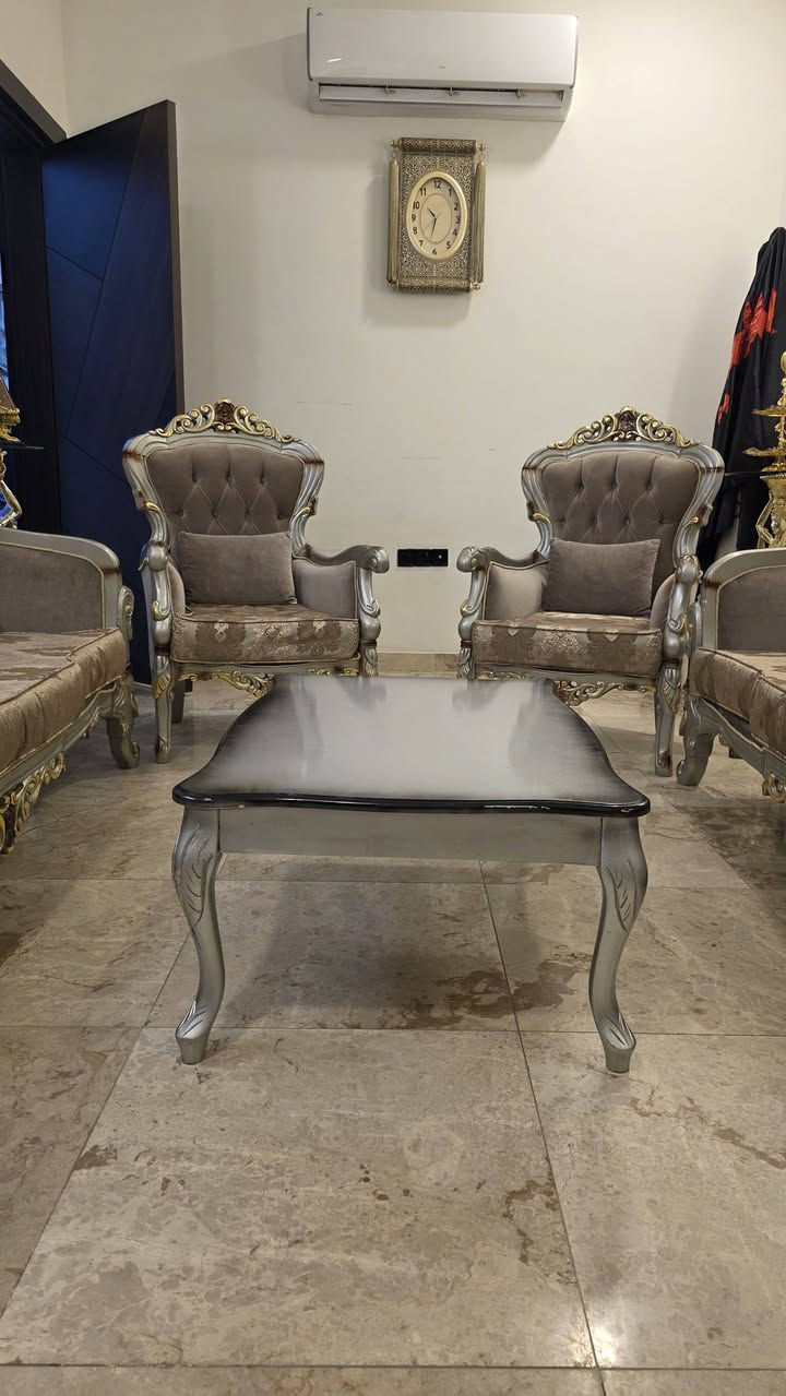 تخم تركي زان ١٠ مقعد وطبله وسط نظيف جدا مليون وربع قفل
***********
