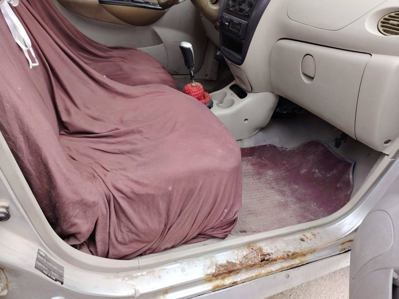 السلام عليكم ورحمه الله وبركاته سياره كيوكيو موديل 2013 للبيع السعر13 وبيها مجال  السياره بس  الكير مالتها مفتوح الموقع البياع تكدر تتصل علينه على الرقم ***********
