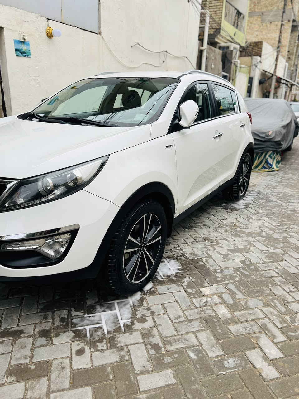 السلام عليكم سبورتج 2017 خليجي الشركه الدوليه 
مكينه 2400 مكينه كير خير من الله فور ويل 2
مري شفط اشاير بل مري حساسات كأمره 
تبريد قطعتين ثلج 🧊 مكفوله بيها بس باب صبغ 
السياره جاهزه من كلشي رقم بغداد نكليزي بسمي
مكان بغداد 
السعر ١٦٢
***********
