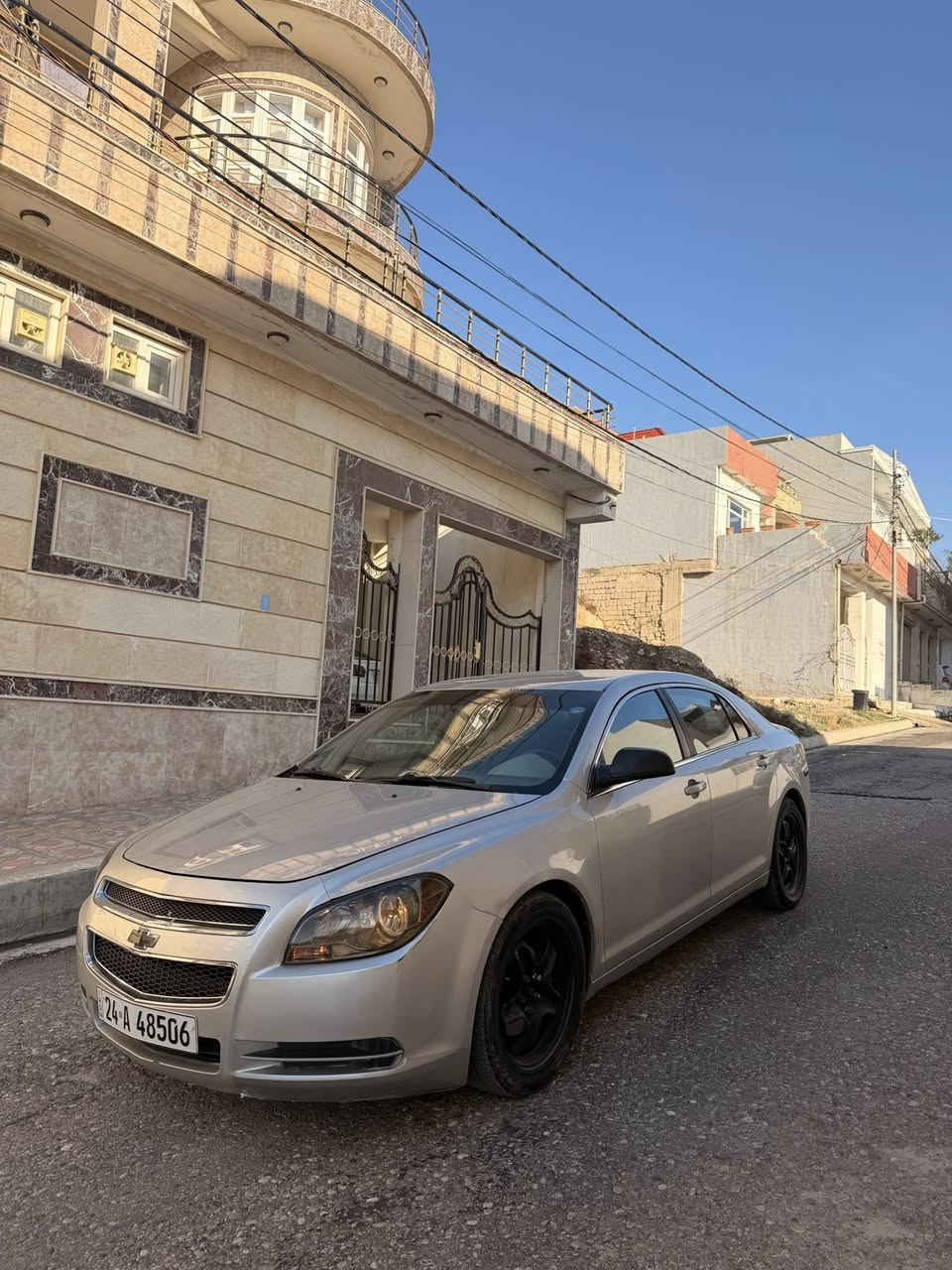 السلام عليكم ماليبو 2010 بيها قطعتين صبغ 
سياره جديده كلش سعرها 70
شاشه كار بلي 
داشكام بيها مواصفات هوايه 
مكان سياره دهوك 

0781 545 4540

0750 580 4948
