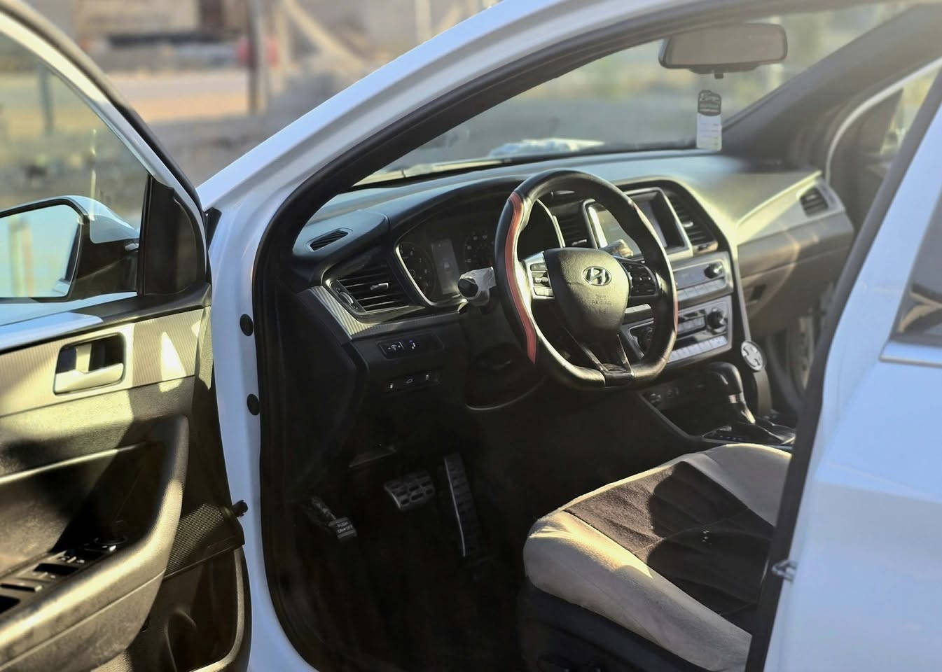 السلام عليكم.                  رمضان كريم.                         سوناتا 2018 سبورت وارد أمريكي رقم سليمانيه سنويه لل2028. مواصفات فول الفول واحد على واحد صورة الحادث مرفقه بالمنشور كير مكينه حداديه تخم تاير باتري عليهه ادامه غرفة احتراق جديده السياره تراي زيرو ونعمه من الله جاهزه من كلش احلى من الصور بهواي ماشيه 123 مكان السياره نجف السعر (127) وبيهه مجال الرقم ***********
