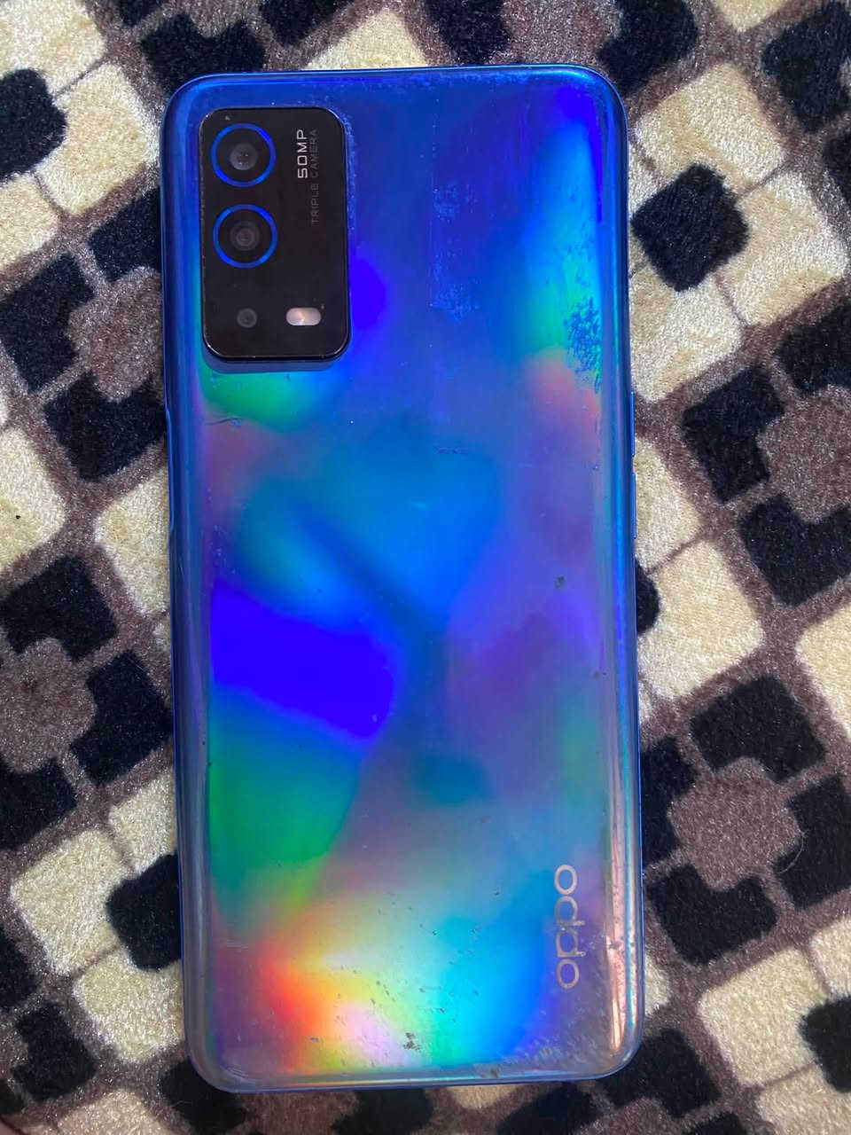 السلام عليكم مبايل للبيع OPPO A55ذاكره 128شغال مابي عيب بس الشاشه من الطارف كايمه بصمه كله شغال سعره 40الف كركوك حي العسكري ***********
