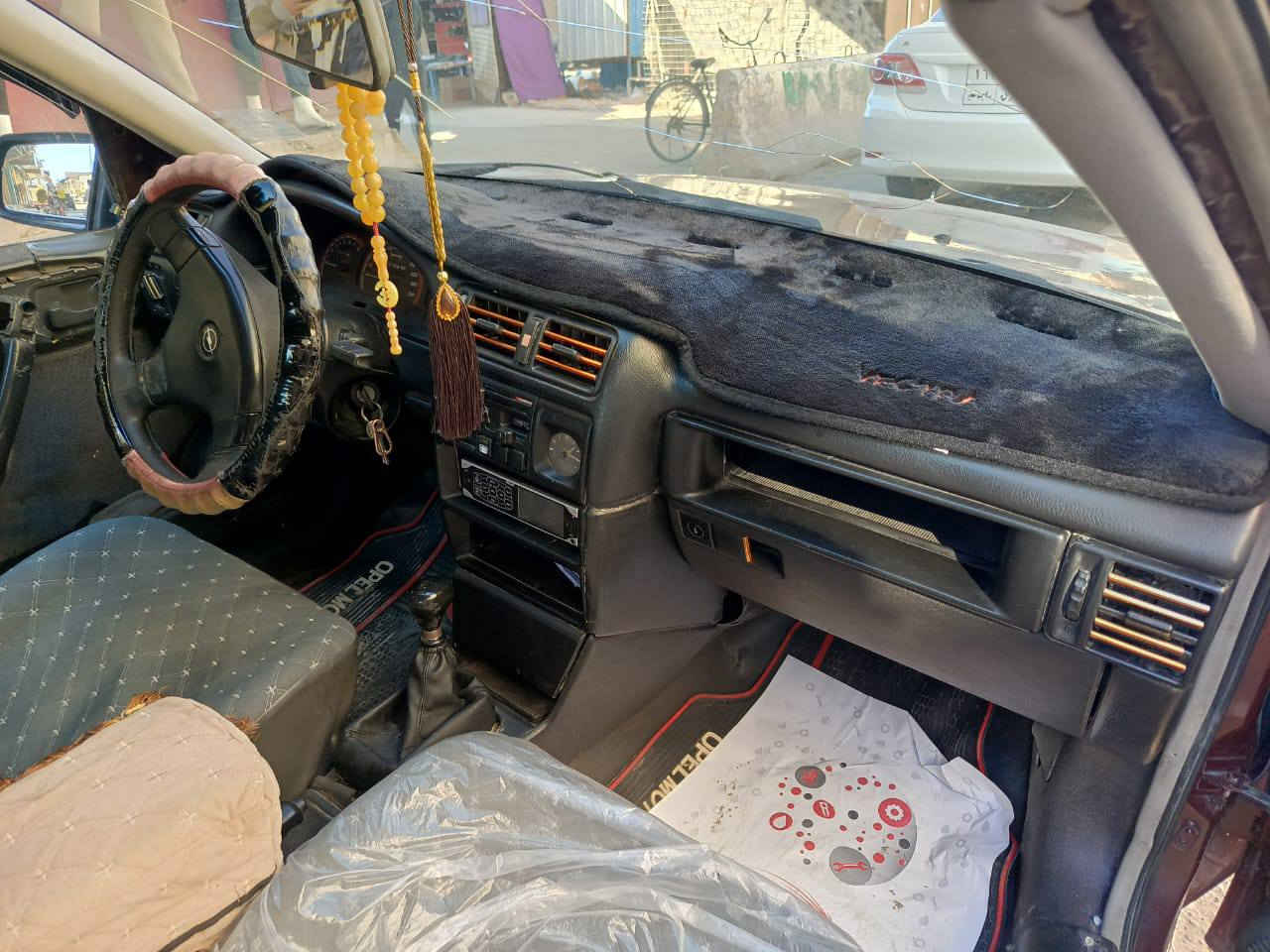 تمت اعاده النشر بسبب الوعود الكاذبه"""
اوبل فكترا 92 للبيع السياره مصبوغه لجماليه  مكينه گيره شرط صدر خير من الله تخم تاير  عارضه -30-وبيها مجال مكان السياره القائم حصيبه  لتواصل عل الرقم ***********
