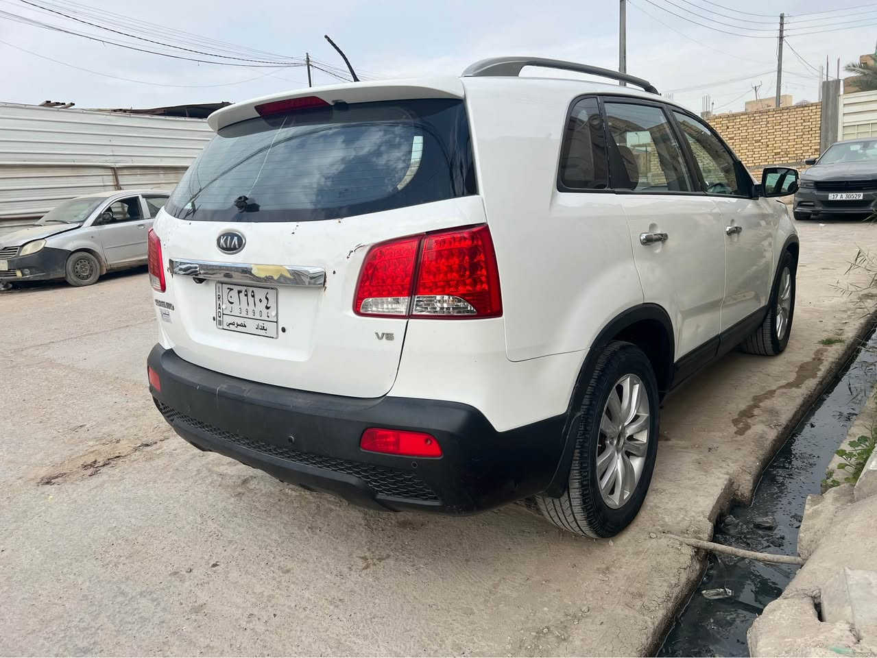 السلام عليكم 
سورنتو موديل ٢٠١٢ خليجي فول مواصفات
رقم بغداد الماني راعيه يريد مداور اليشتري شرط يداور  
بنورامه
بصمه 
كشنات جلد 
سته اسلندر 
سبعه راكب 
علمن السياره واكعه عليه سقيفه ومبدله البنورامه وبيه طعجات خفيفه بالتكم ممصلحات اني مشتريه على هاي الوضعيه يعني مو عندي صار بيه هيج  
مكان السياره ذي قار الشطره 
للستفسار ***********
غير متواجد على النت  ( بيع فقط بدون مراوس) الشطره, ذي قار
