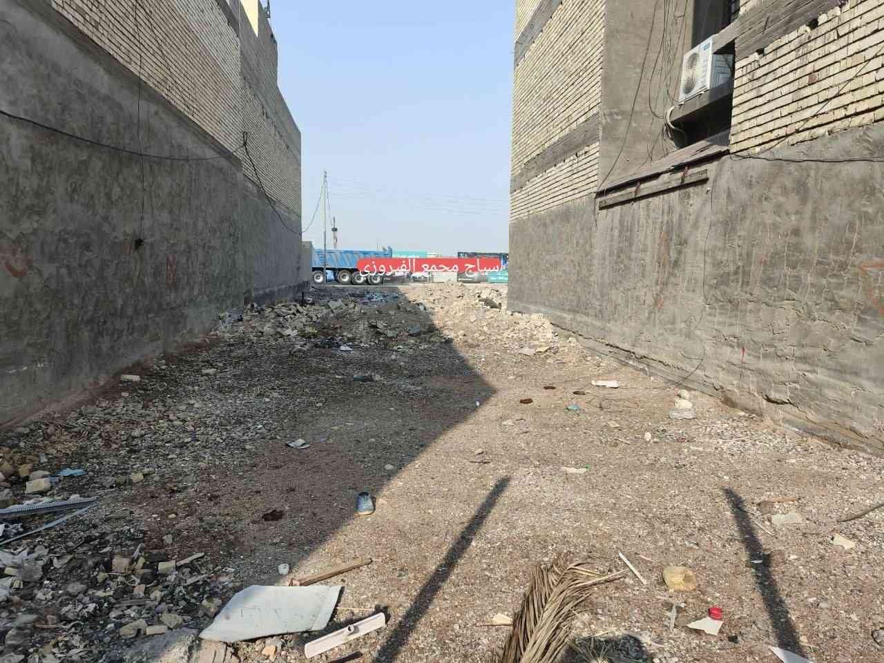 السلام عليكم
قطعه ارض طابو ملك صرف  للبيع 
موقعها: في بغداد جسر ديالى القديم قرب مجمع الفيروز يقع المجمع خلف القطعه وامامها منتزه قرببه على شارع العام تحتوي على جميع الخدمات من ماء وكهرباء وانترنيت 
مساحه القطعه 172م   الواجهه  7.24  النزال24 

للتواصل ***********
