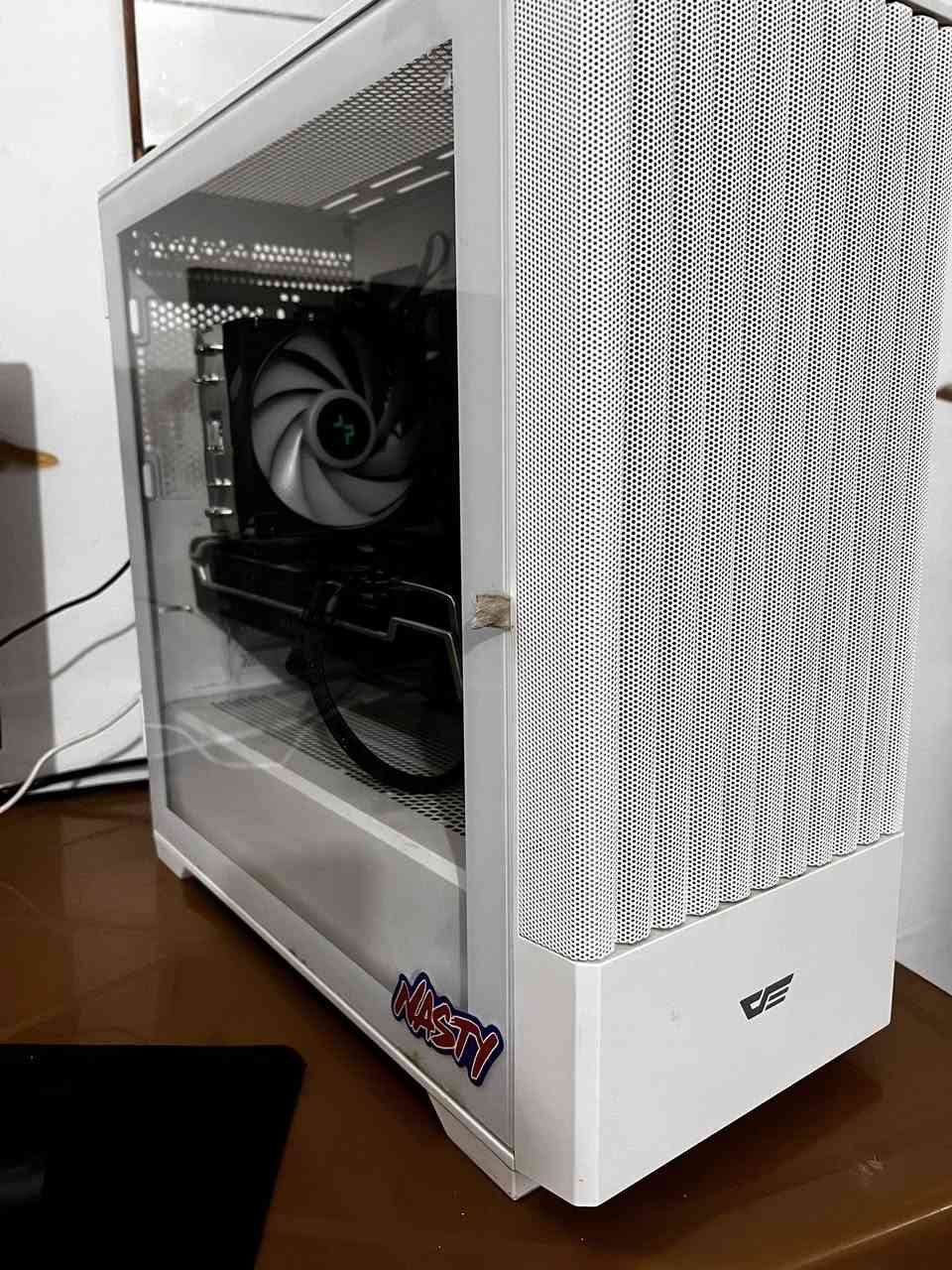 Pc مستخدم للبيع كيس فقط
معالج i5 10400f
كرت شاشة AMD rx6750xt 12GB موجه لل2k
رام 2x8 ddr4 3200
مذر بورد ASUS B560M-A WiFi 
تخزين ssd 120gb للنظام
M.2 512gb
Hhd 1t 
مكاني النجف ما عندي توصيل السعر 800 وبيها مجال شي بسيط كلش للتواصل واتس ***********
