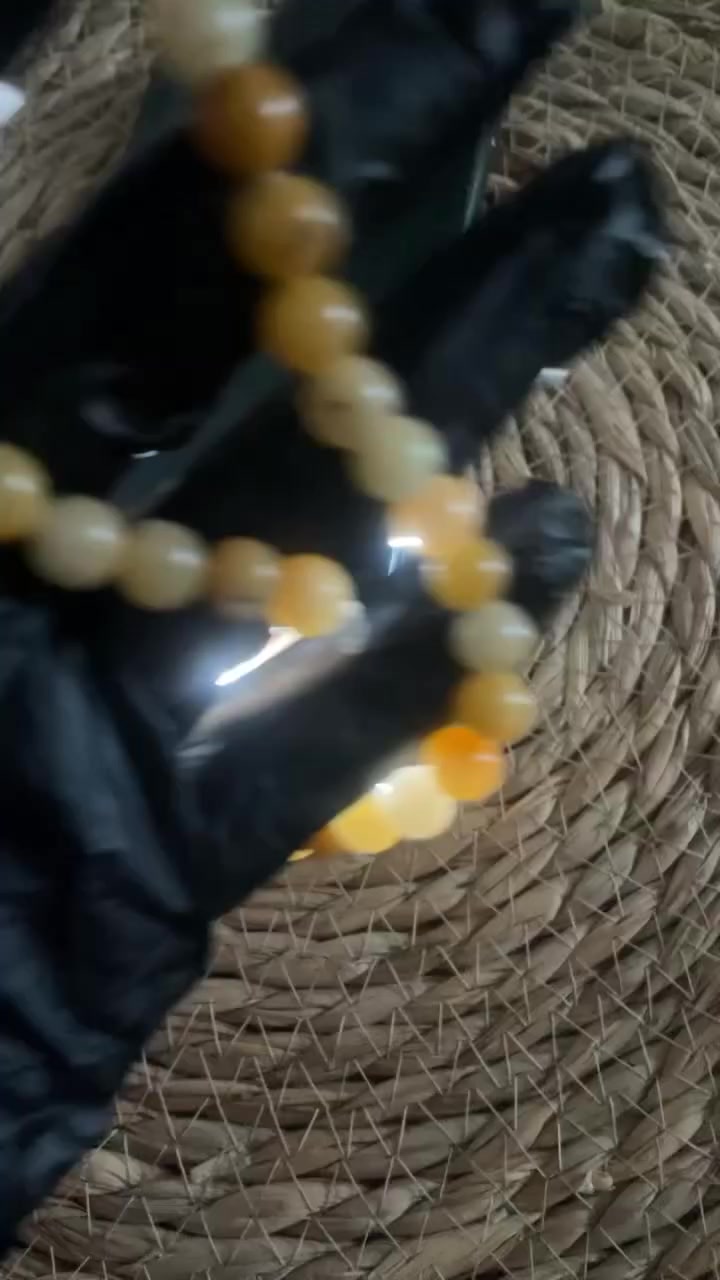 متوفر هذا الحجر حجر اليشم الطبيعي يرهم سبحه كلاده خناقي 
او اسوار


**إذا كنت صاحب هذا الإعلان وتريد حذفه لأي سبب، رجاءا أرسل رسالة إلى الدعم الفني**