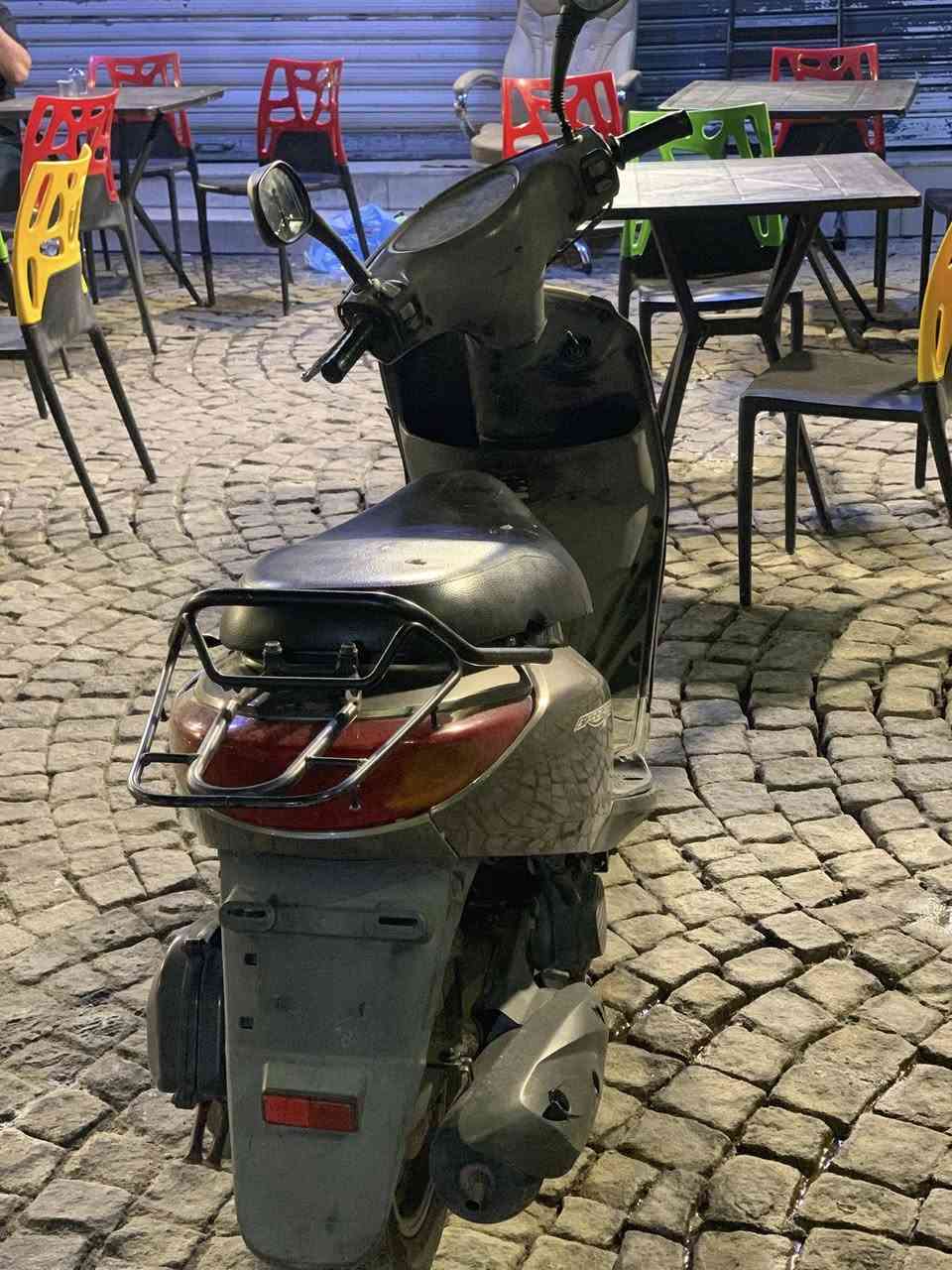 سلام عليكم بريز للبيع سعر 400 وبيها مجال قليل ***********عنوان كرادة داخل
