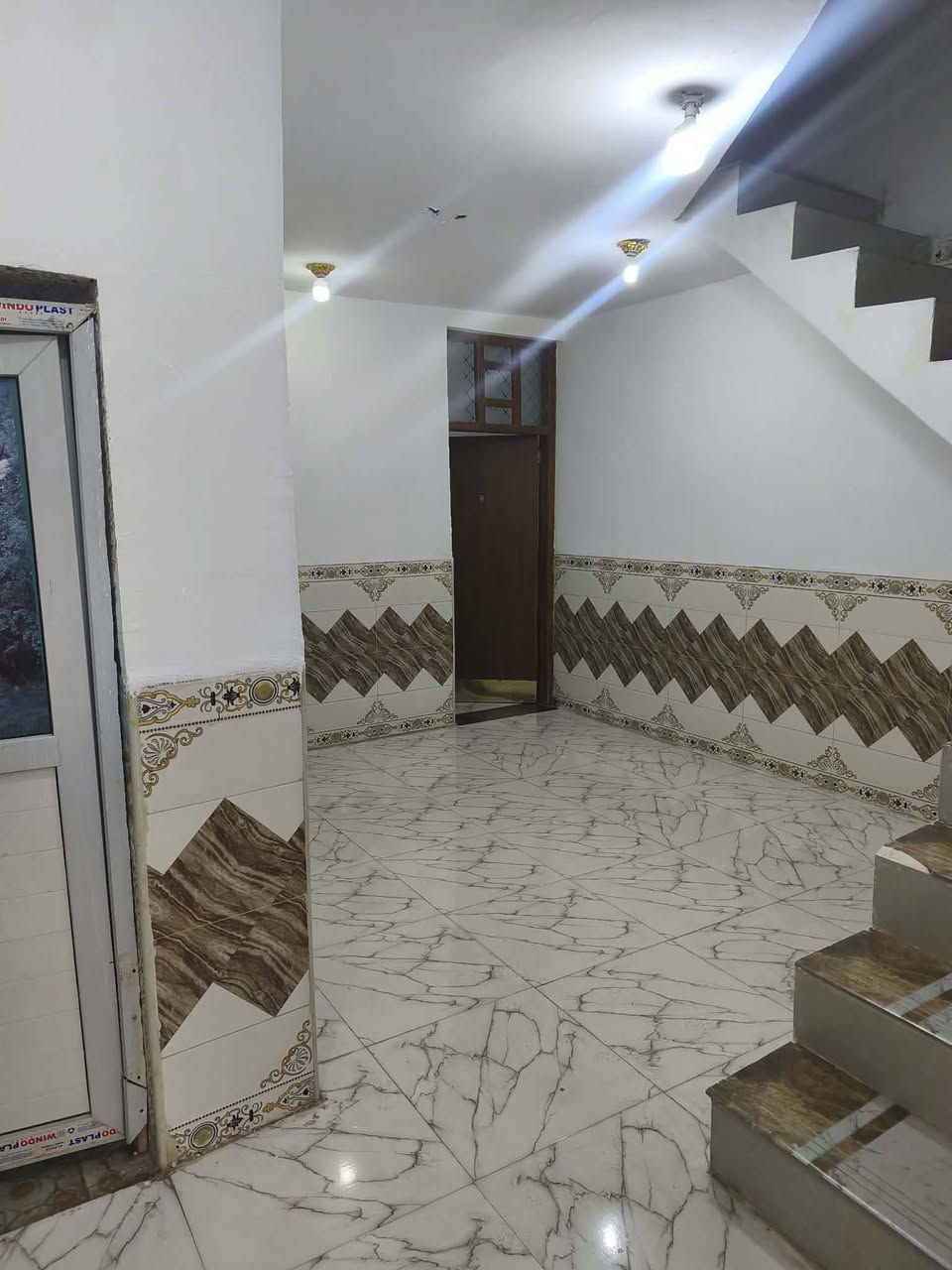 حي الحكيم  مقابل الادبيه الثانيه قريب مدارس
استقبال مطبخ هول غرفه نوم جوه وغرفه نوم فوك بيتون ستاره كامل ارضيه بورسلين صيحات مطبخ سيراميك للسقف  درج مطبخ إزاره البيت كله 
شارع 10 متر 
يبعد عن تبليط الدبيه  200
للبيع فقط ب33 
‏‪***********‬‏
