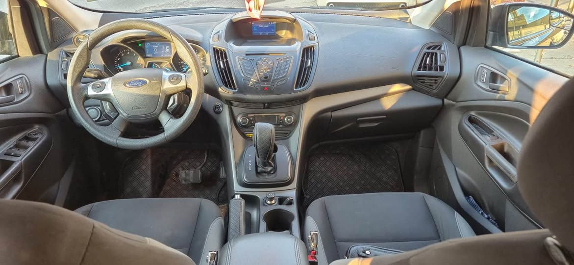 فۆرد ئیسکەیپ ٢٠١٤
خلییجی سفری نیڤا 
نرخی ١٢٥ گەڵا
١٤٠ هەزار کیلۆمەتر ڕۆشتووە
مەکینە ٢.٥ مەرغوب - تاک ئەکسل
سوکان ڤۆلیۆم- تحدید سورعە
توڵی سەقف - بەسمە- ویل کەچ بیلدی 
کتێب و بەرپێ و کەپی بەنزین بەردەی ناو سنوق هەمووی بیلدی ماوە
پشت و پێشی چرکەی تیا نییە
گێڕو مەکینەی بە شەرت قەپاغ تابتیش نەکراوەتەوە 
سارد بۆیاخ هیچی نییە
تەلەفۆن (***********) السليمانية, العراق
