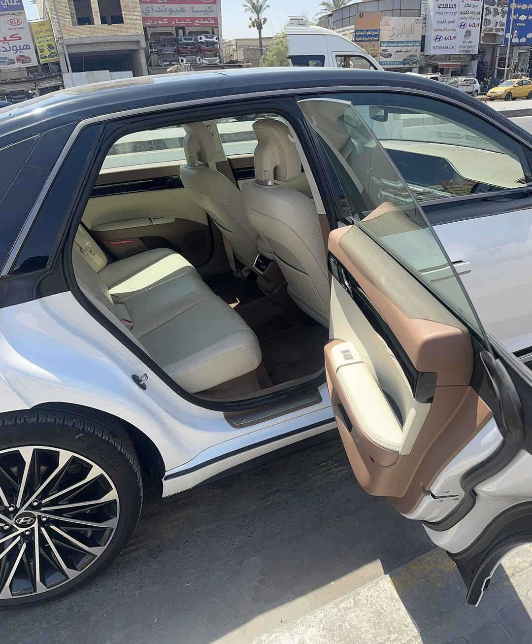 السلام عليكم ازيرا موديل ٢٣ رقم بغداد بنزين
سياره بدون صباغ سياره فول واحد على واحد سعره ٢٥ بي مجال  

***********
