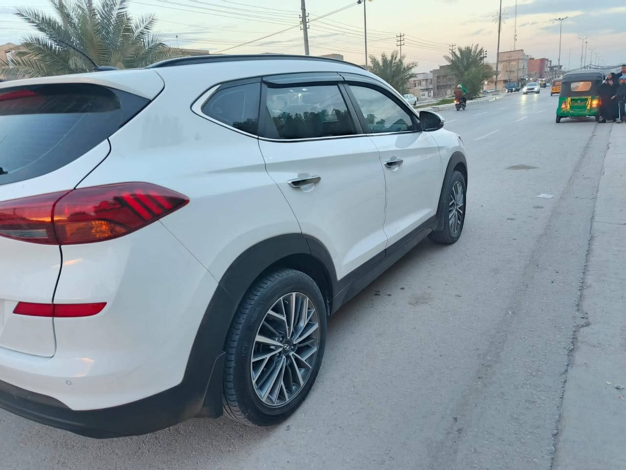 السلام علبكم سياره نوع توسان خليجي موديل 2019 فول موصفات واحد على واحد بنراما داخل صاج شركه الكاصد كشن كهربائي كشن جلد حساسات كامرات مري شفط السياره كفاله عامه عده جاملغ الخلفي رش كلير اثر شخوط ورشيته الباقي كفاله عامه كيرمكينه حداديه تبريد كفاله العنوان كربلاء السعر 196رقم الهاتف ***********
