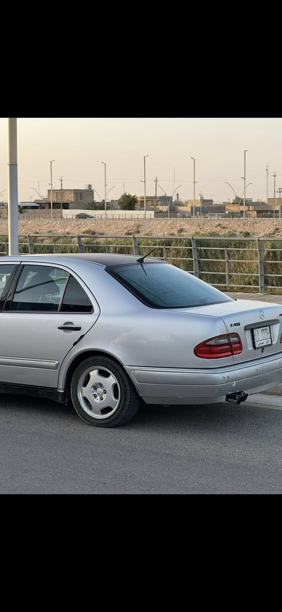 سلام عليكم مرسيدس ام عيون e430 V8وارد يابان 
موديل 98 مسجله 2002 قرار 48 السياره أصوليه شرط التحويل 
السياره بعدها جديده صبغ الوكاله كير محرك اكسل كله جديد ومكفول 
بيها نقوصات بسيطه تذكر للشراي 
عليها غرامه 700 الف يدفعها المشتري 
السعر 95 ورقه
*********** واتساب متواجد
