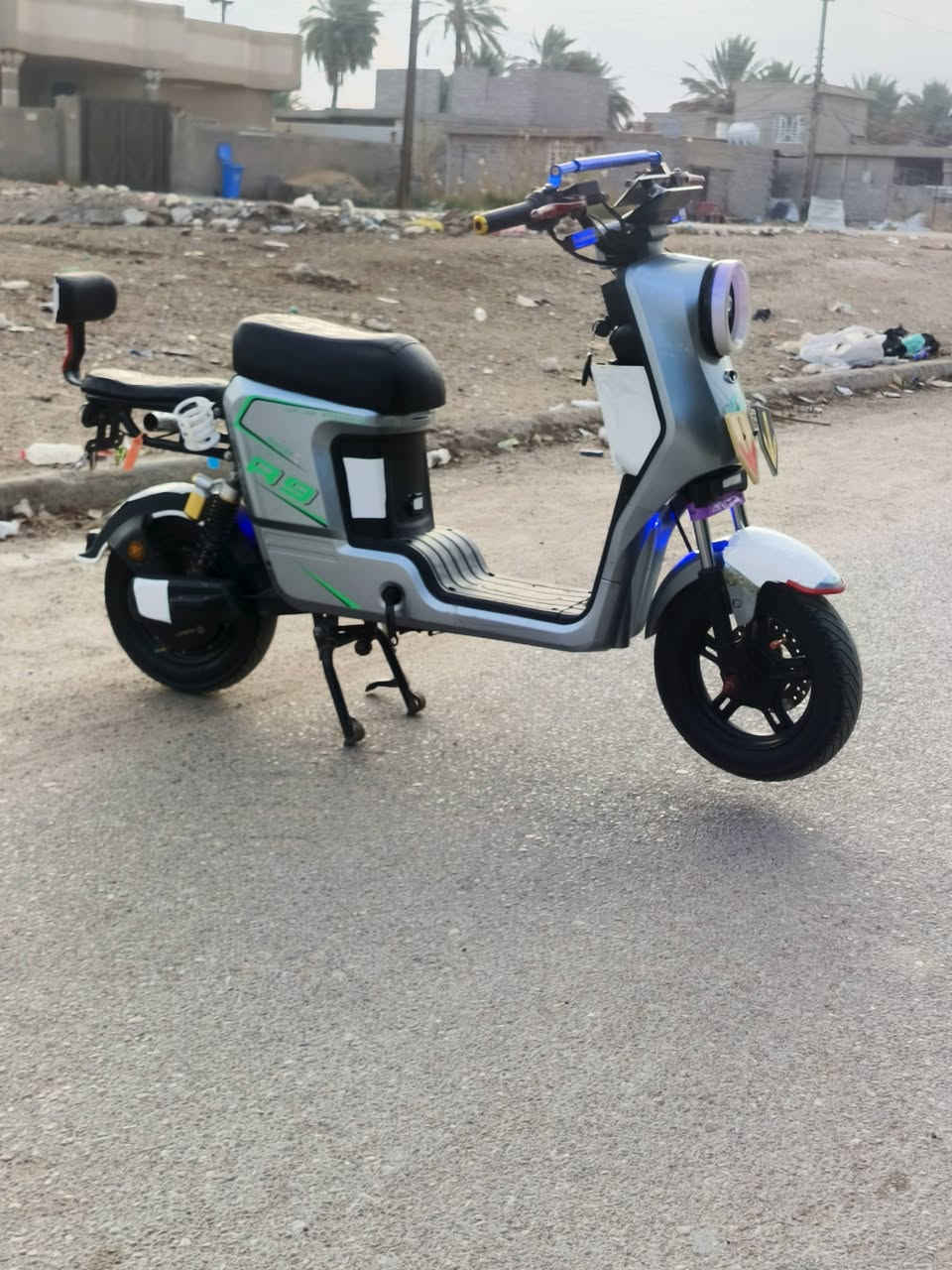 السلام عليكم
دراجه r9 2025 للبيع 5 بطاريات دبل ملف 1200
دبل اشاره لايت عال وناصي 4سرع الدراجه مرتبه 
السعر 410 وبيه مجال المكان حي الجهاد التواصل ***********
