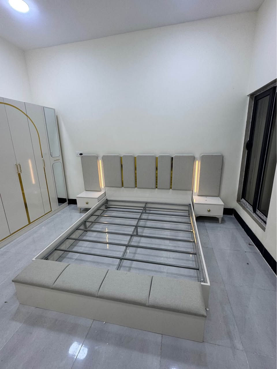 سلام عليكم الى زباىنا الكرام وصول غرف نوم ٥ قطع و ٨ قطع و ١٠ قطع جميع موديلت مختلف و جميع الوان
مع تخفيض السعاره عرض اسعاره تفليش اسعاره 
ايضا مع شد ونقل مجاني داخل كركوك
رقم موبايل ***********
عنوان سيدين حي النصر مقابيل مركز عروبه معرض حمدي اللاثاث كركوك, العراق
