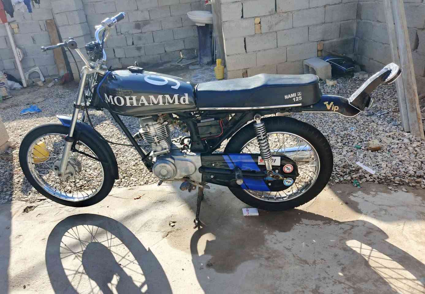 دراجه نامه للبيع بدون اوراق اكفلها عشائر مكينه مجفته وبيها خيط دخان دراجه حلوه ونضيفه شاصي مكفول مكان الدراجه (قلعه صالح ) اتصل ***********
