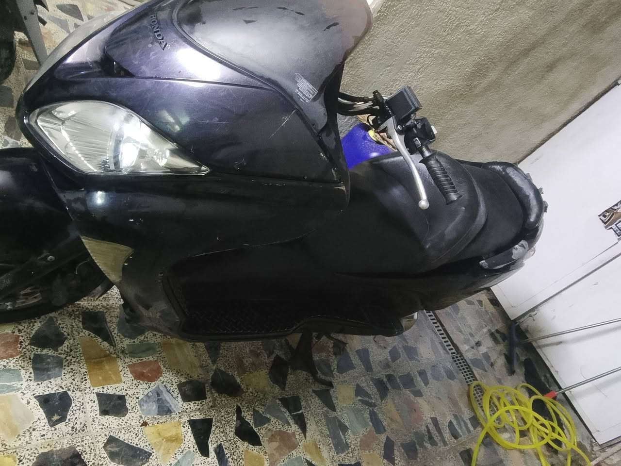 السلام عليكم فوزره 8/0 شغاله ناقصهه فيت بم وباتري دراجه متروكه   ابيع  كوم حديد عل حطته ب300 قفلهه *********** واتساب بي بغداد الشعب
