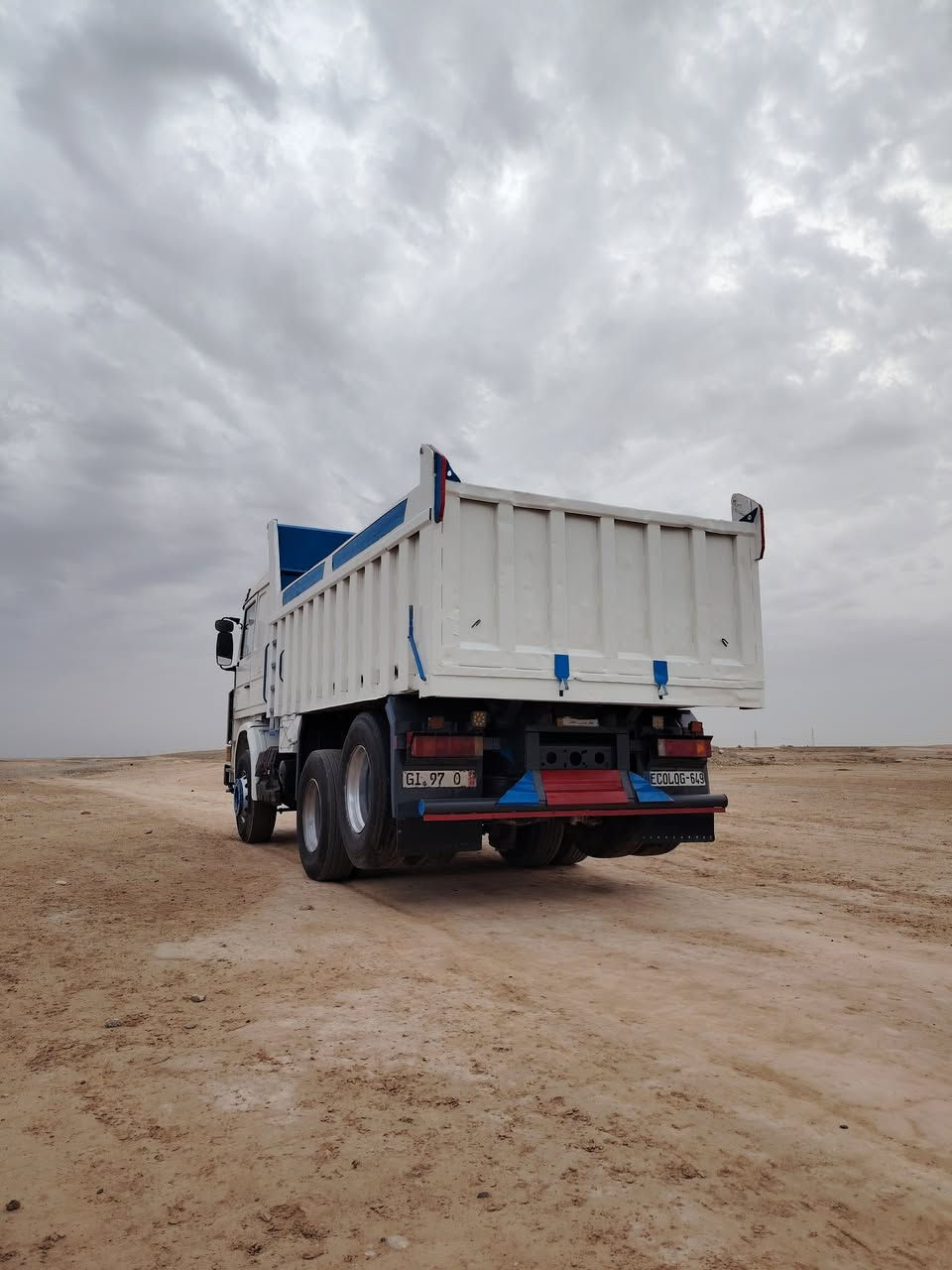 سلام عليكم البيع سكانيا رقم نينوى الماني بسمي شرط اتحويل 143موديل 91لاصرف ولا نفخ سنكل بومه تواير   الكدام جديد ولباقي نص عمر سعر 165وبي مجال العنوان ناحية القياره الموصل ***********
