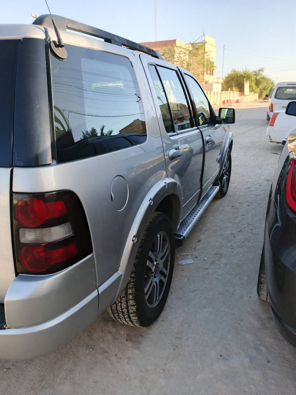 السلام عليكم فورد اكسبلور موديل 2007 كلين كفاله عامه محرك 4000 تو ويل سته سلندر رقم اربيل دولي السعر 105 وبيه مجال ***********
