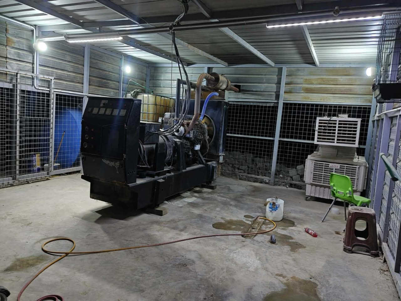 السلام عليكم موقع مولد للبيع حي الحكيم نزلت عميد جادر مقابيل المختار بي مكينه واحده ١١٣ توليد ٢٥٠ كي مكينه سنتدر توليد بلاد عدد الخطوط ١٤٥ حصة الكاز ١٩٥ كي 
ملاحضه بناء جديد + خزان كاز ٥٠٠٠
رقم الهاتف 
***********
