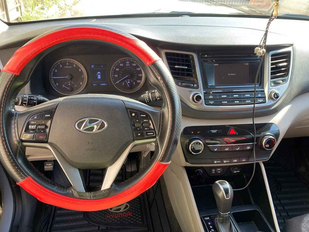 السلام عليكم اخواني الاعزاء
توسان 2016 للبيع ومراوس ابكورله
وارد امريكي  
حادثهه بس البنيد 
جاهزه من جميع النواحي 
ايرباك دركه فقط 
صور الحادث بل منشور 
كير محرك كفاله 
السياره جديده بمعنى الكلمة 
ماشيه 57 الف mi 
محرك 2000 
 تبريد ثلج 
شاشه وسط كامرة دواره 
لايت زنون اصلي 
لد بلادي 
دوشه جديده 
تراي زيرو 
صدر امامي خلفي بحاله ممتازه 
اكرر السياره ماشيه57 الف حقيق 
السياره جديده 
رقمهه بغداد وبسمي 
هزه جديده 
ورقم جديد الانكليزي
الاستفسار الاتصال 
***********
***********
