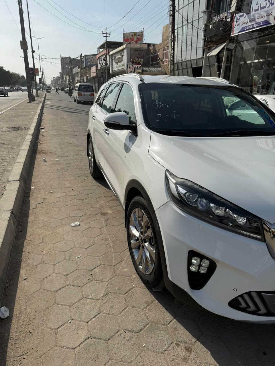 السلام عليكم 
كيا سورنتو موديل 2018 شكل 2020 
سياره ماشيه ٢٠٠
فول عده بني رامه
بصمه 
فتحه
ترحيب 
علامه بل دوسه
سبعه راكب
تبريد ٣ قطع
صندوق كهرباء
مري شفط
بيها هواي موصفات 
محرك ٦ ستندر
سعرها ١٩٩ بيع سريع 
سنويه جديده 2031
بيها بس قطعه وحده صبغ بيها بارد قليل مكان سياره نجف الاشرف تريد وكاله او تحويل حاضر الاتصال *********** النجف, العراق
