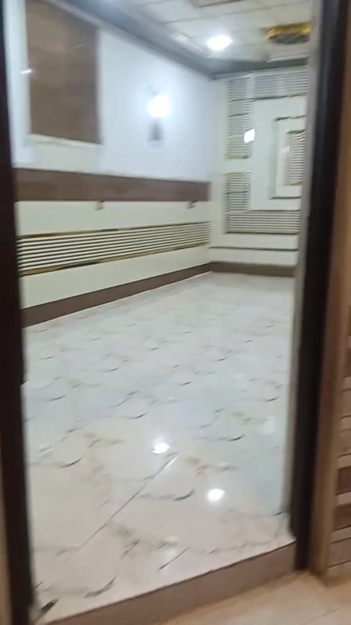 السلام عليكم اخون بيت للايجار قطاع السادس قرب جامع الحاج ادريس ثلاث طوابق رقم الهاتف ***********
