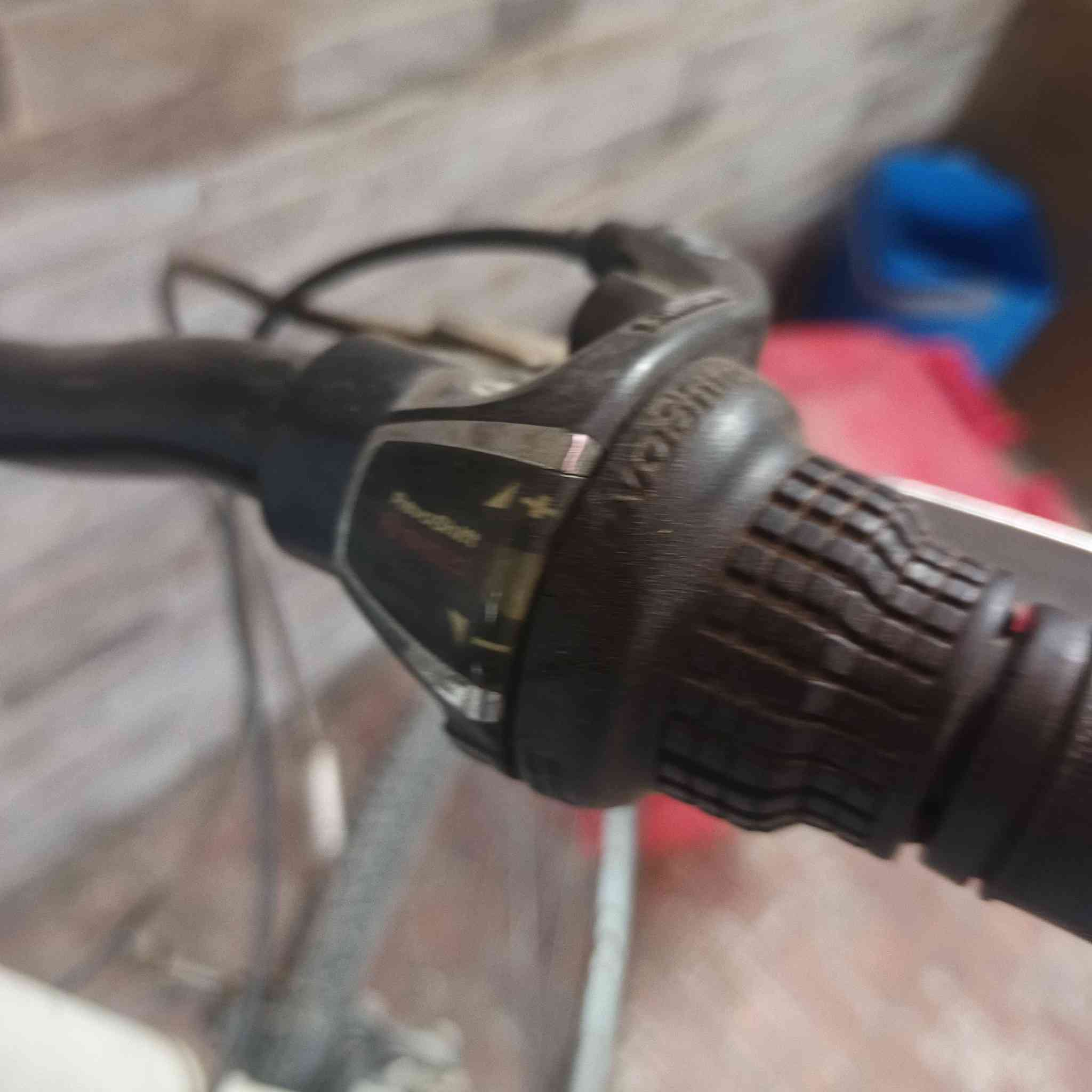 للبيع نظيف مال بالة حجم 700 c   قياس 28 السعر 125 وبي مجال جاهز الاتصال ***********
