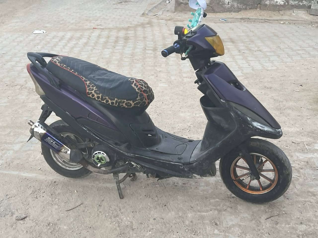 سلام عليكم دراجه ماكس عدله شلعه ومعدل فول كهربائيات كلها شغاله الدراجه نكره سلف400وبيها مجال


**إذا كنت صاحب هذا الإعلان وتريد حذفه لأي سبب، رجاءا أرسل رسالة إلى الدعم الفني**