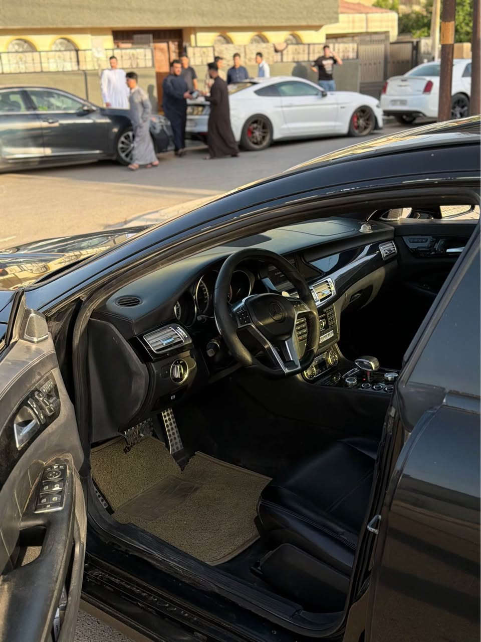 تحيه طيبه اخوان للمراوس فقط قطعه من اصل 2 بالعراق والوحيده سوده CLS AMG 63 اصل 
2012 v8 تون توربو 
فول 1/1 اعلى فئه 
بيهه كم نقص بسيط فقط 
مكاني بغداد حي الجامعه 
*********** بغداد, العراق
