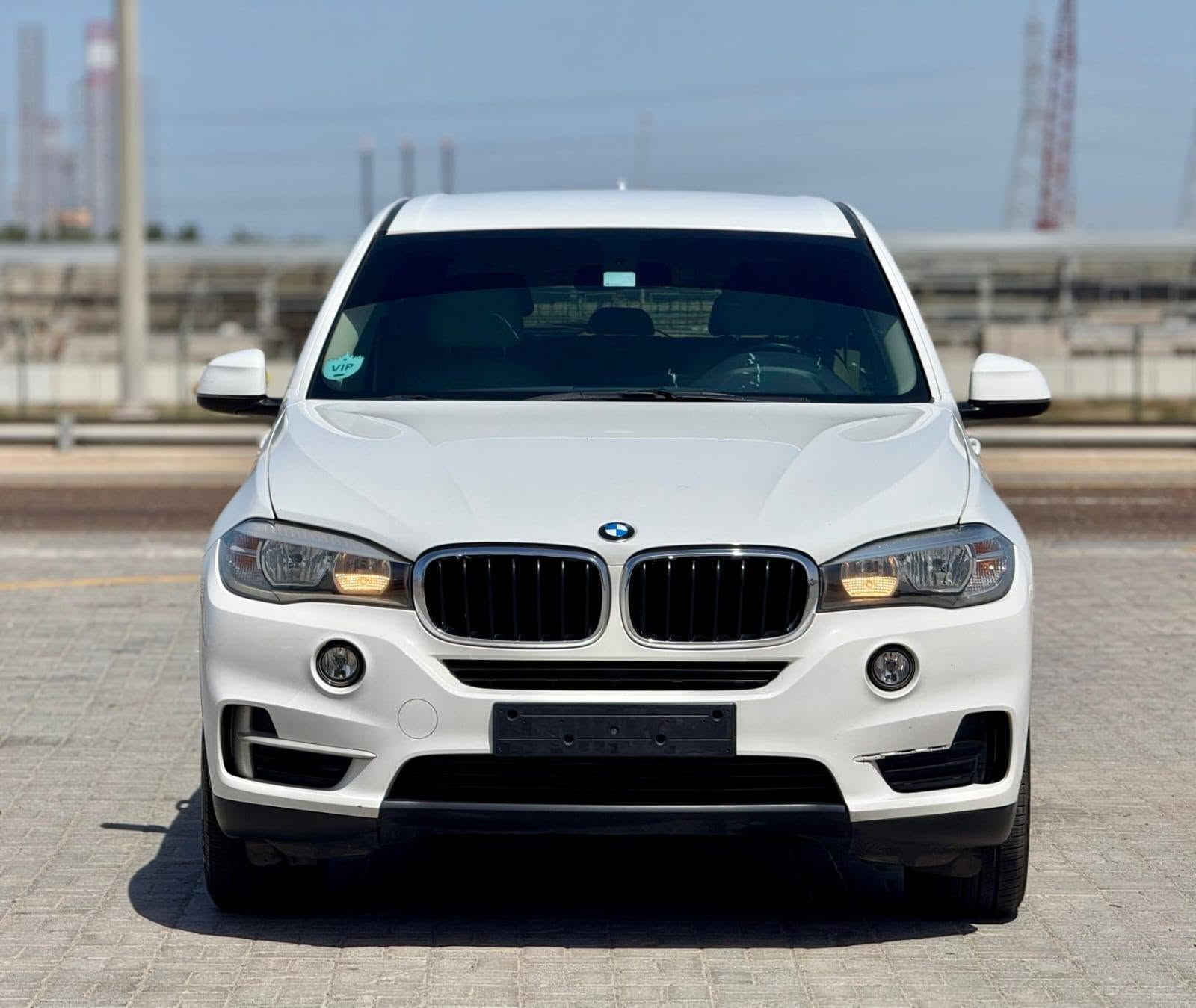 بي ام دبليو X5 XDrive35i 
موديل 2016
خليجي
6 سلندر توين تيربو 
تشغيل بصمة + مقاعد كهربا 
مقاعد جلد + مثبت سرعه 
كاميرا خلفية + نظام SPORT 
ممشى 138،000 كم 
بحالة ممتازة جدا 
بدون اي اعطال 
مسرفس جاهز للتسجيل 
لا يحتاج  أي مصاريف 
مطلوب 39,000 درهم 
قابل لتفاوض
رقم التواصل 0501578754 الشارقة, الإمارات العربية المتحدة


**إذا كنت صاحب هذا الإعلان وتريد حذفه لأي سبب، رجاءا أرسل رسالة إلى الدعم الفني**
